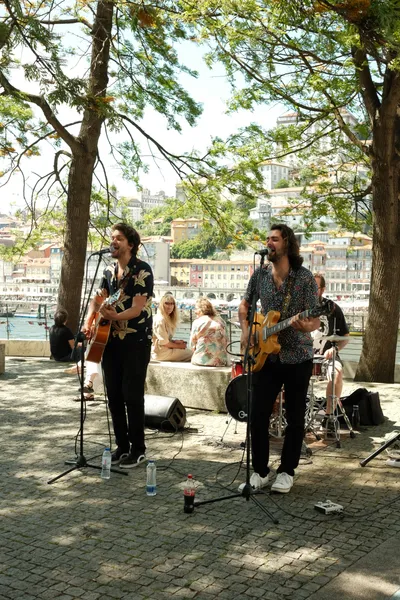 Melodies drift by river